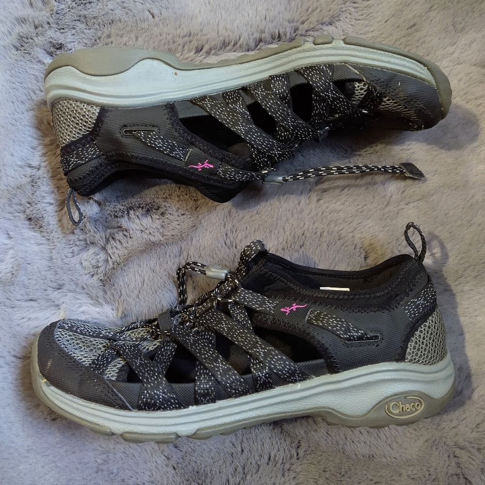Chaco Outcross Hiking/Water Shoe